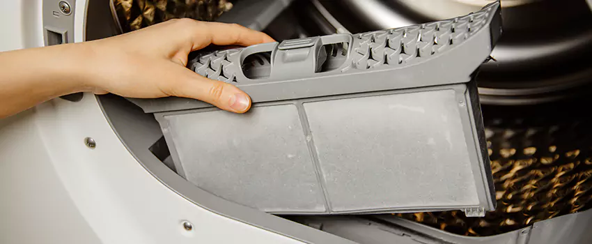 Signs Of A Clogged Dryer Lint Trap in Rio Linda, California